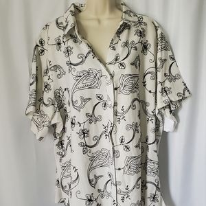 Plus size black and white plus shirt
